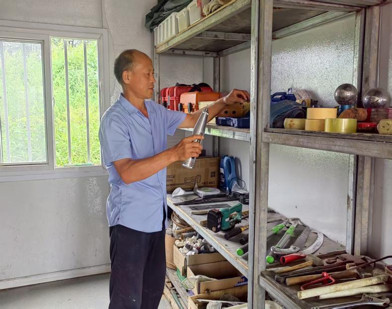 时建国：从仓库灯光到园林绿荫，八年坚守书写不平凡