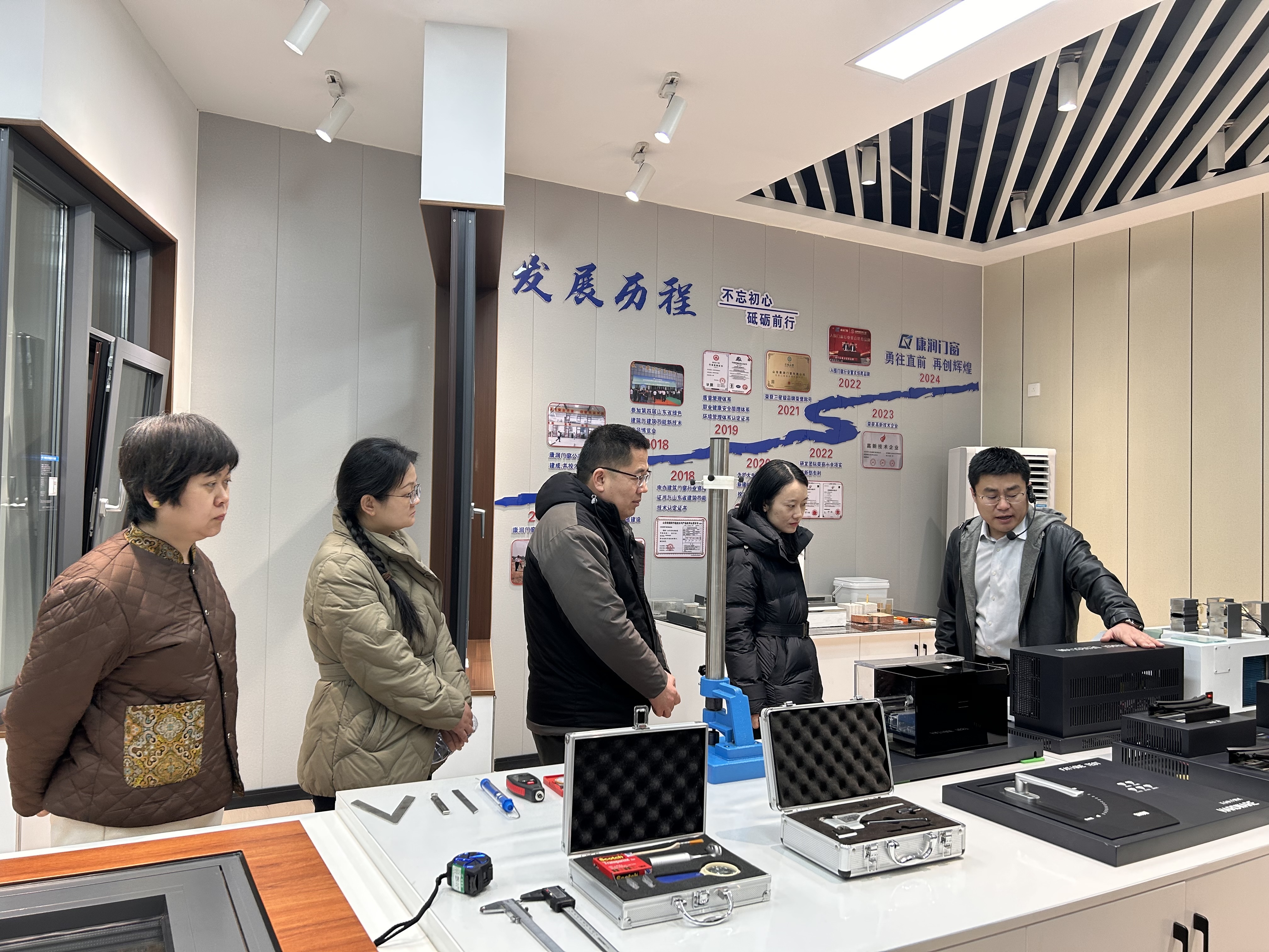 天工公司门窗厂迎来德州学院商学院及山东三发集团参观交流